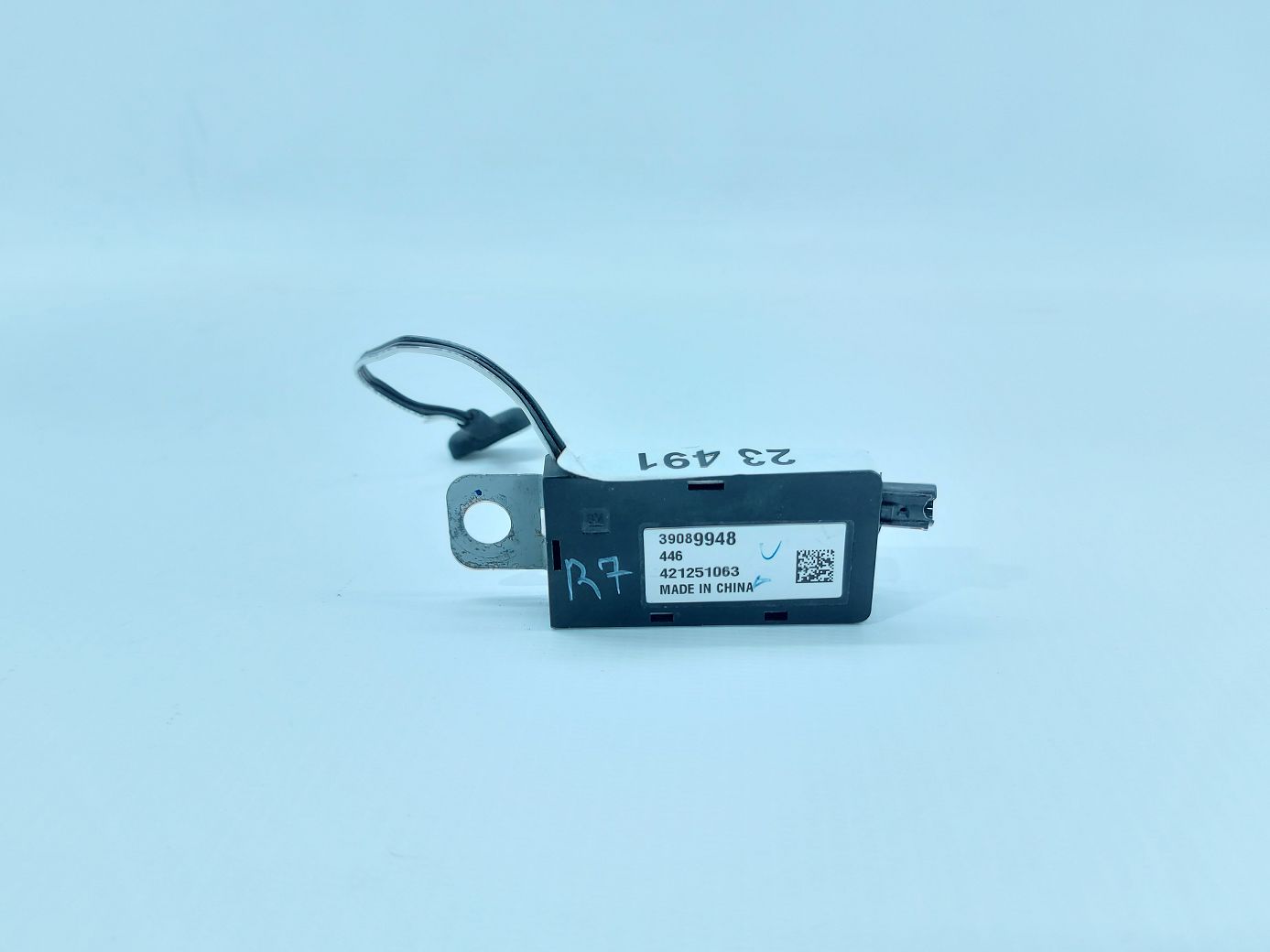 Cruze. Підсилювач антени Chevrolet Cruze 2017 39089948 Chevrolet Cruze Cruze. Підсилювач антени Chevrolet Cruze 2017 39089948 Chevrolet Cruze