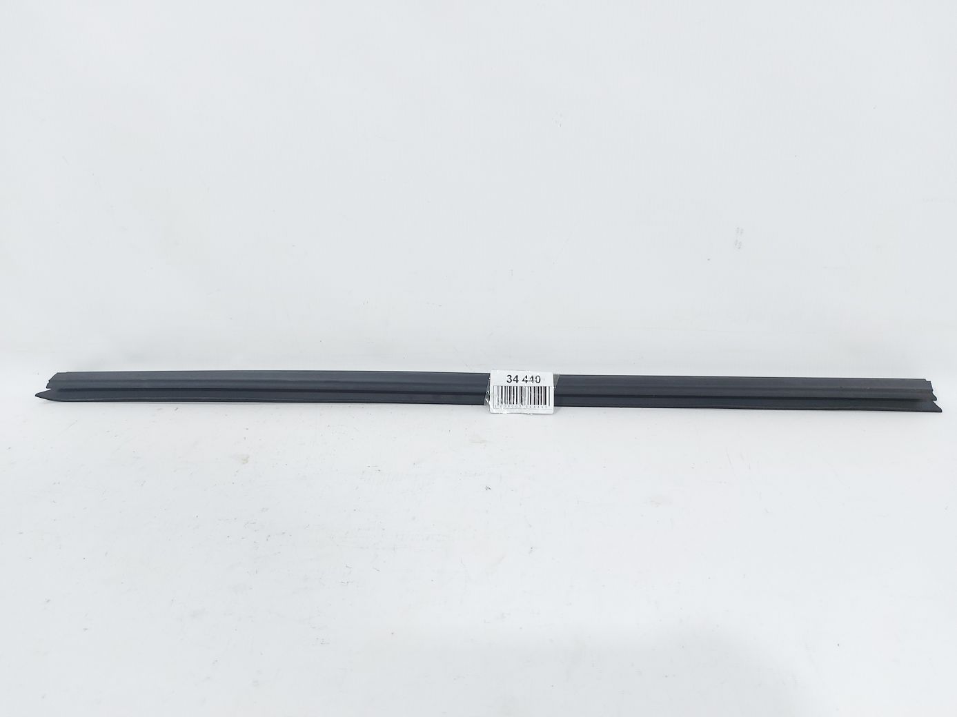 Focus. Уплотнительная резинка стекла двери передней правой внутренняя Ford Focus 2012-2015 DM5Z5821456A Ford Focus