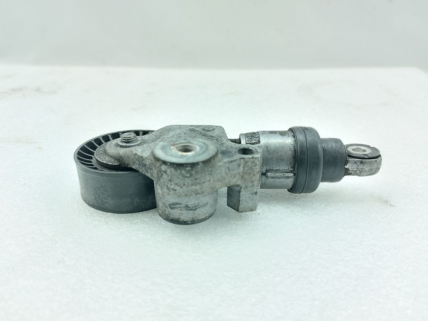 Товари з дефектами Ролик натяжний ременя генератора (люфт) Mazda 6 2014-2021 PE0315980C Mazda 6 3 Товари з дефектами Ролик натяжний ременя генератора (люфт) Mazda 6 2014-2021 PE0315980C Mazda 6 3