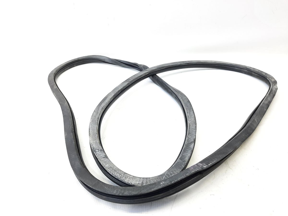 200 limited Ущільнювальна гумка прорізу дверей передньої лівої прави Chrysler 200 Limited 2015-2017 68145007AB Chrysler 200 Limited 9