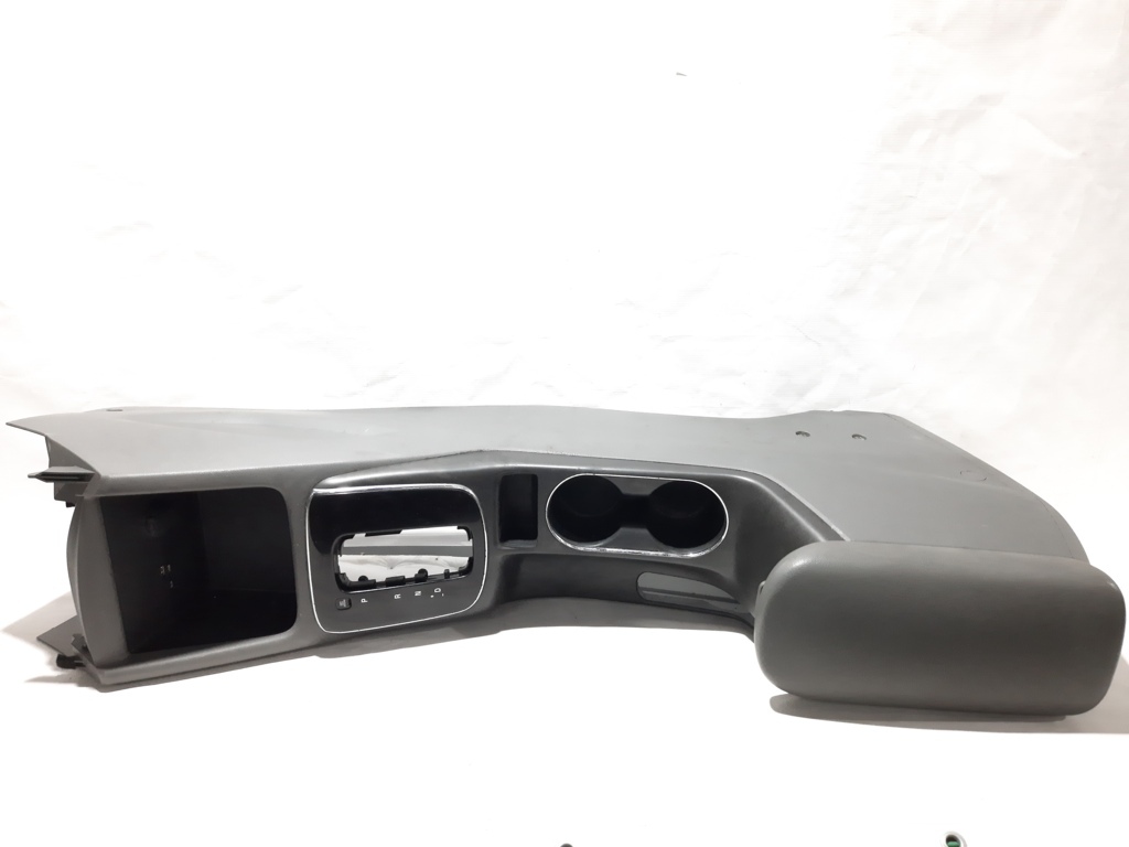 Forte Центральная консоль Kia Forte 2017-2018 84611B0000D8D Kia Forte 4