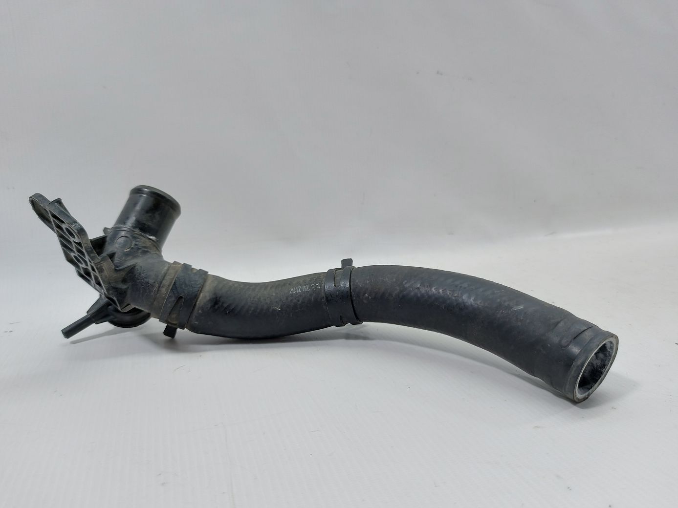 Veloster Тройник с заливной горловиной системы охлаждения Hyundai Veloster 2012-2017 253291R200 Hyundai Veloster 2