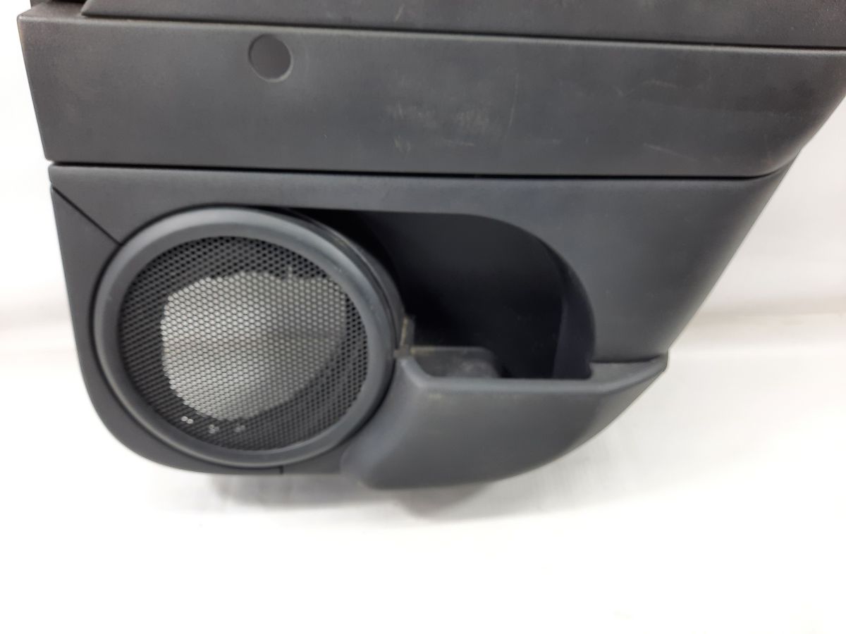 Compass Карта дверей задньої правої (чорна, темно-сіра) Jeep Compass 2009-2017 1MB121DVAA Jeep Compass 2