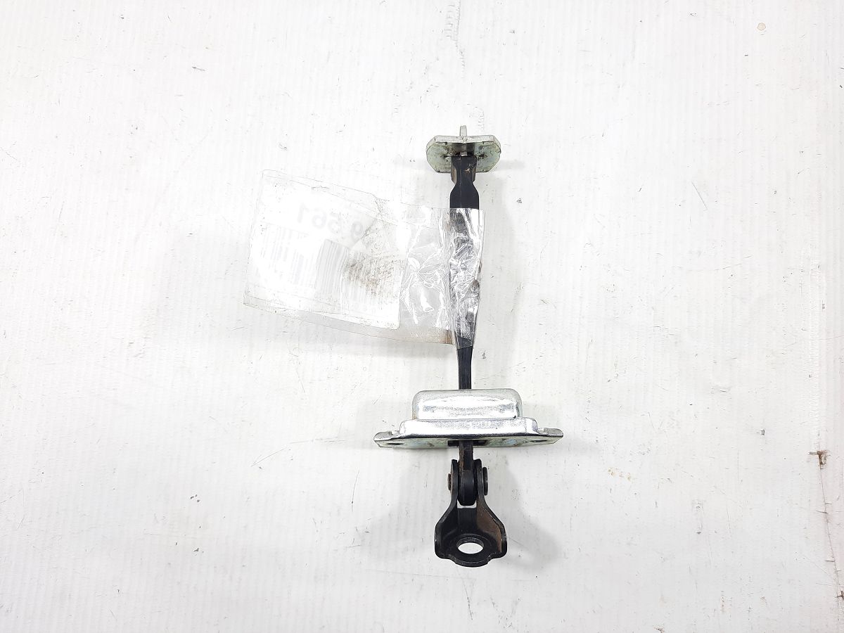 Sentra. Ограничитель двери задней лев/прав Nissan Sentra 2013-2017 824303RA0A Nissan Sentra