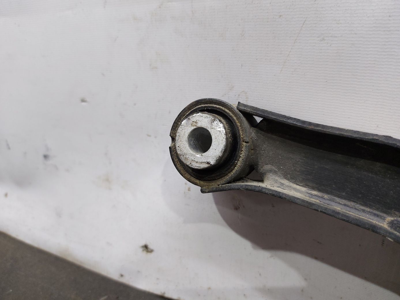 Malibu Рычаг задний правый верхний Chevrolet Malibu 2016-2021 84149392 Chevrolet Malibu 5