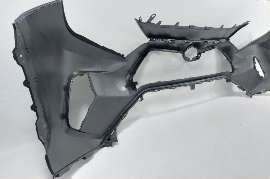 Передні бампери. Передній бампер (вм'ятина) Toyota RAV-4 2018-2021 521190R919 Toyota RAV-4