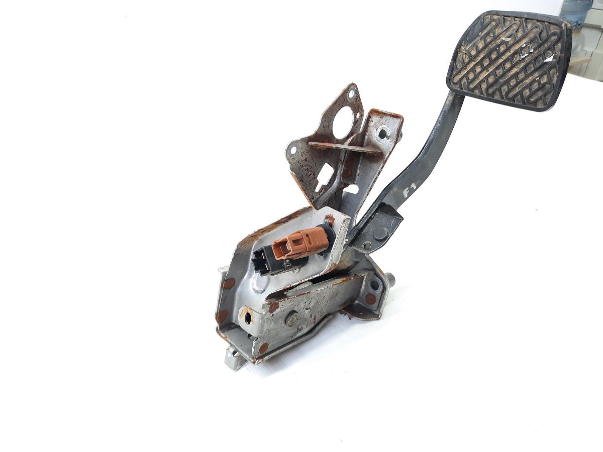 Sentra Педаль тормоза Nissan Sentra 2013-2019 465013RA0B Nissan Sentra 2