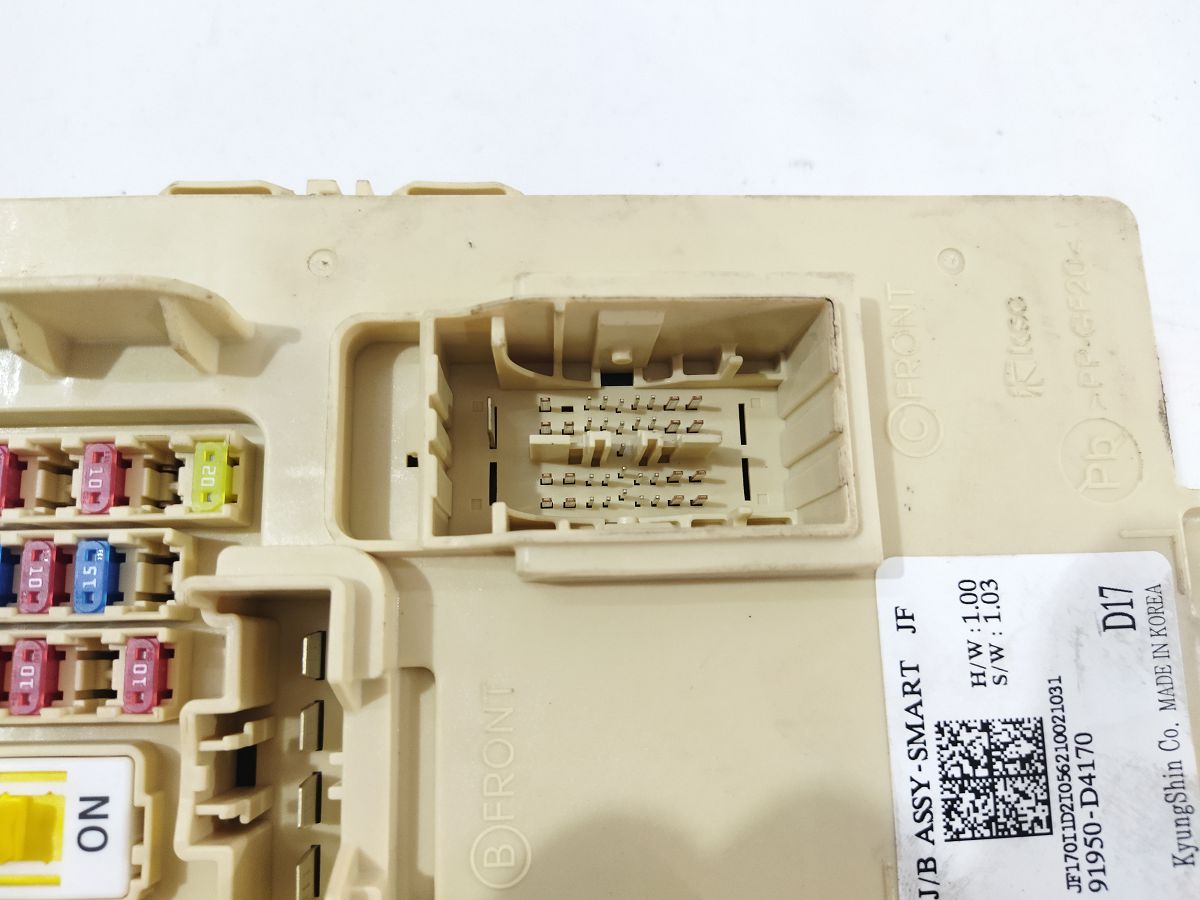 Optima Блок запобіжників торпеди Kia Optima 2016-2020 91950D4170 Kia Optima 3 Optima Блок запобіжників торпеди Kia Optima 2016-2020 91950D4170 Kia Optima 3