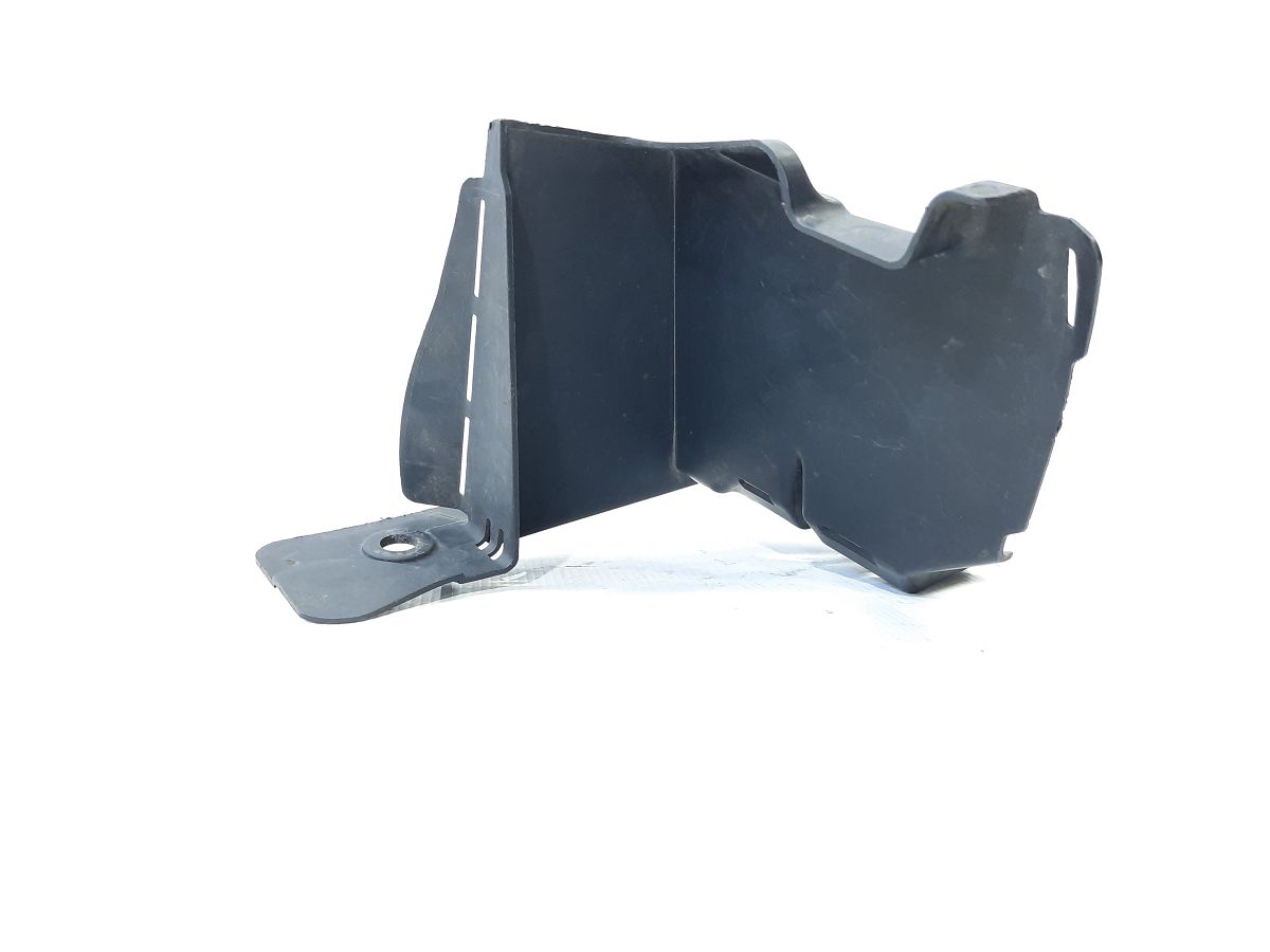 Повітроводи панелі радіатора. Пиловник радіатора нижній правий Mazda 3 `14-16 Mazda 3