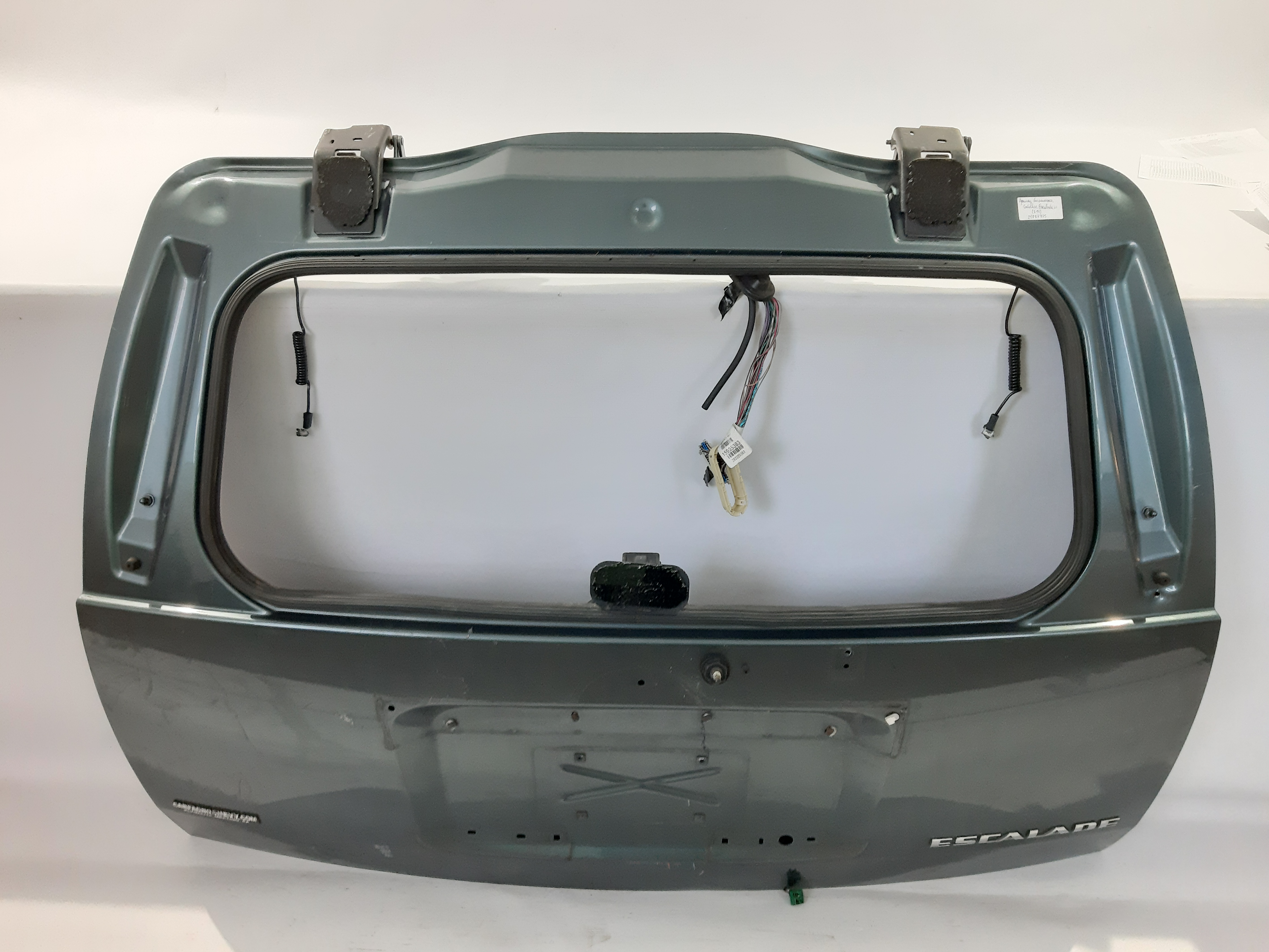 Escalade. Кришка багажника Cadillac Escalade 2006-2014 25867975 Cadillac Escalade Escalade. Кришка багажника Cadillac Escalade 2006-2014 25867975 Cadillac Escalade