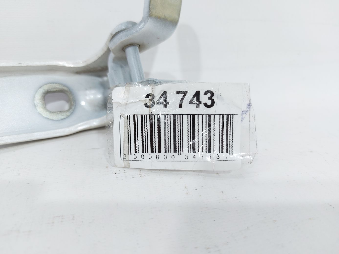 Volt Петля дверей задньої правої верхня Chevrolet Volt 2011-2015 13501714 Chevrolet Volt 4