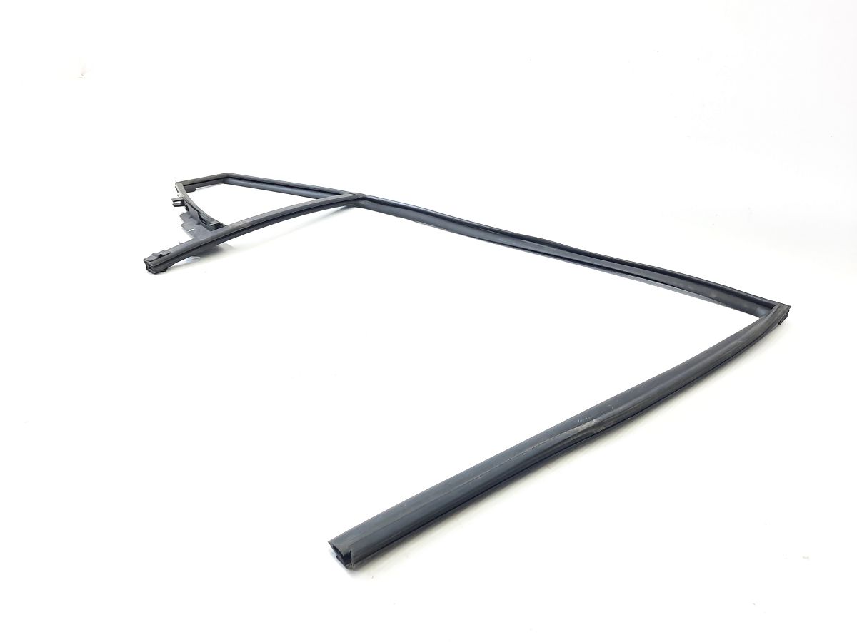 Elantra Напрямна гумка скла дверей задньої правої Hyundai Elantra 2017-2020 83541F2000 Hyundai Elantra 4