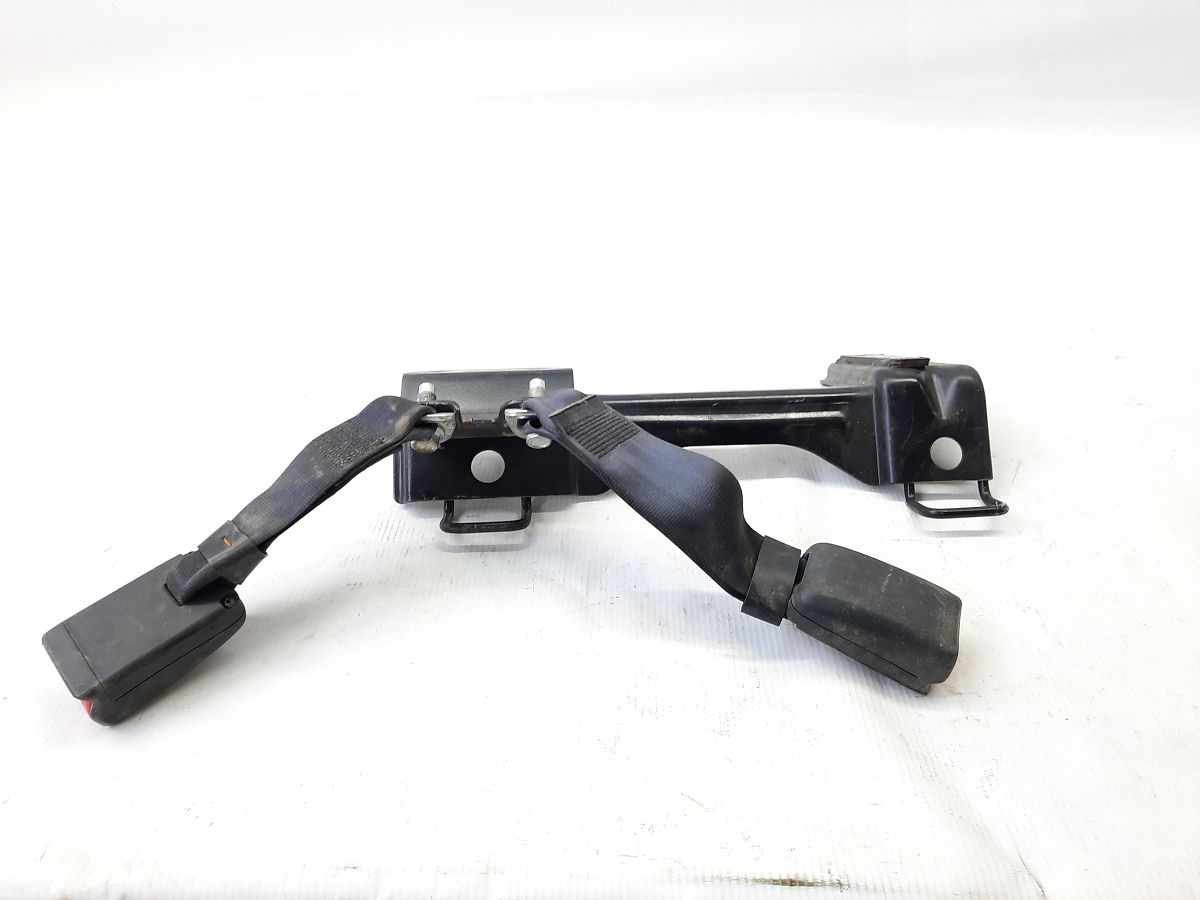 Sentra. Крепление заднего сидения правое Nissan Sentra 2013-2017 883423SA0A Nissan Sentra