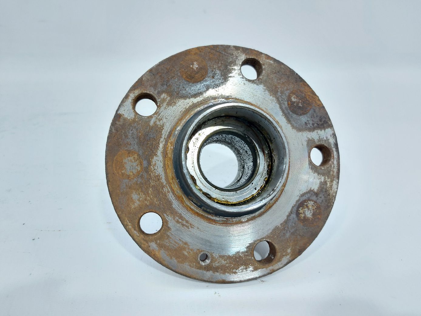 Passat s Ступиця задня права/ліва Volkswagen Passat S 2006-2020 3G0598611A Volkswagen Passat S 4