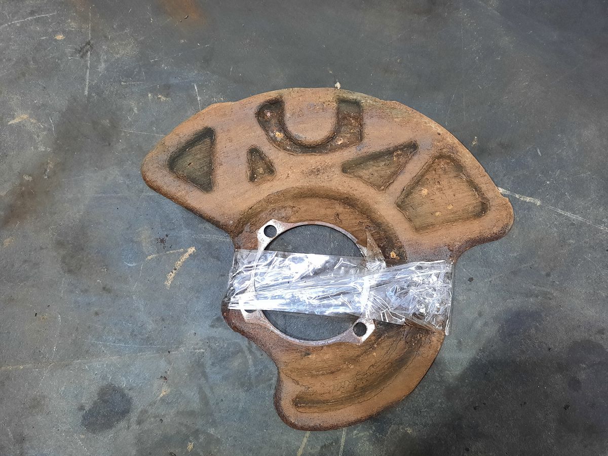 Charger. Пильовик гальмівного диска переднього правого Dodge Charger 2006-2021 4779326AB Dodge Charger Charger. Пильовик гальмівного диска переднього правого Dodge Charger 2006-2021 4779326AB Dodge Charger