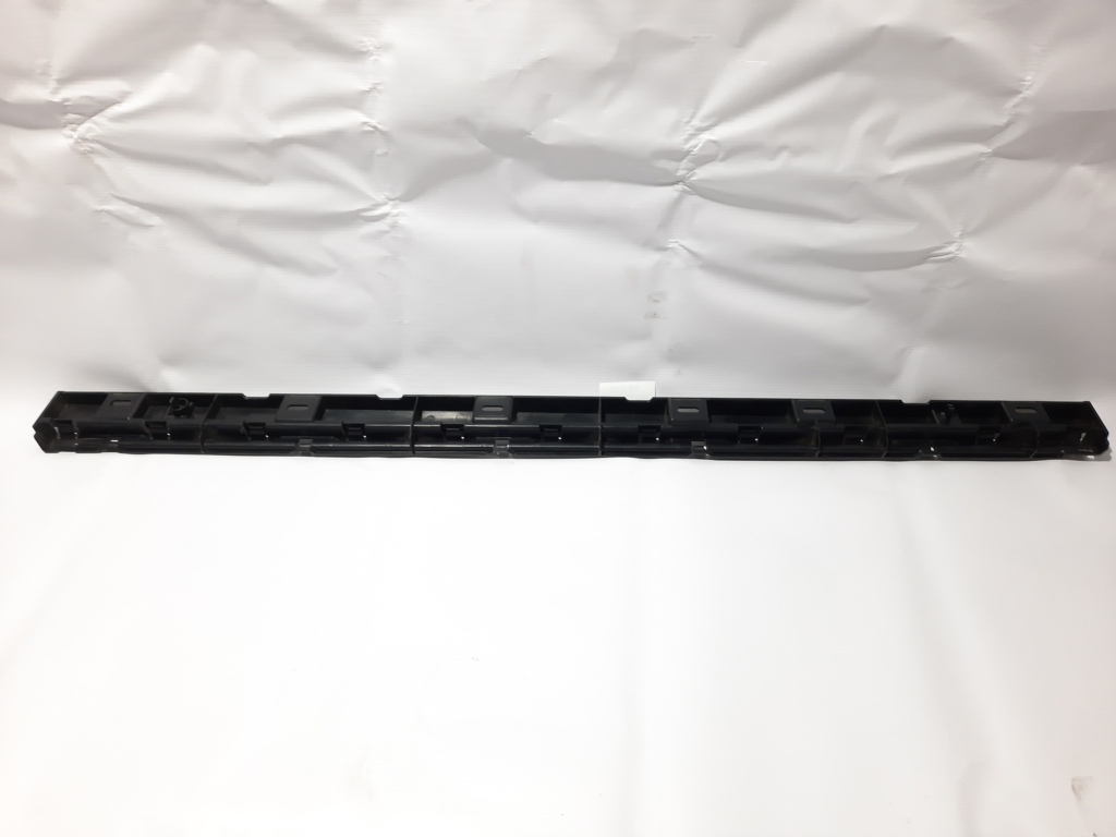 7 series Кріплення накладки порога переднє праве BMW 7 2012 7187106 BMW 7 4