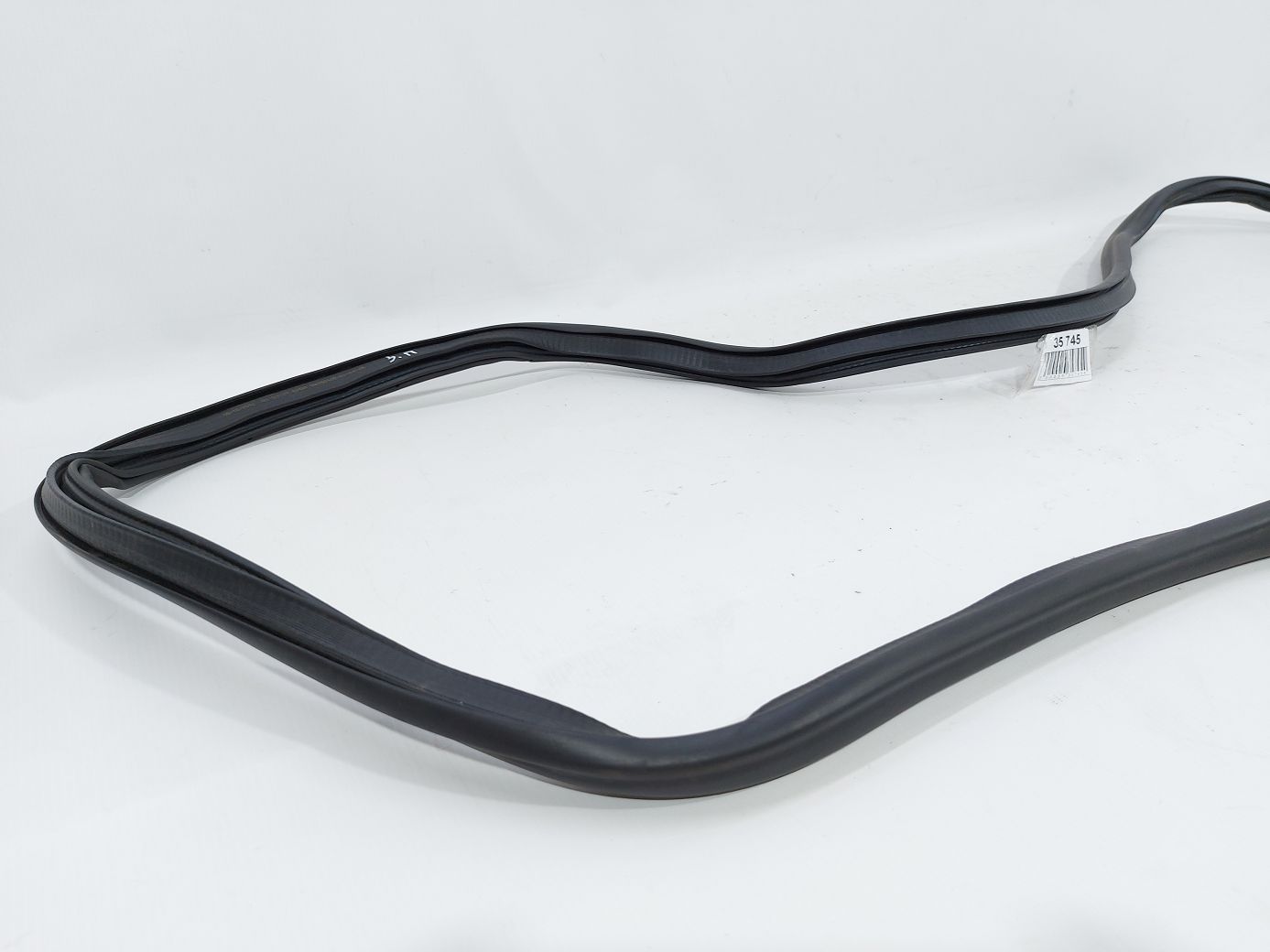 Trax Уплотнительная резинка проёма двери задней левой/правой Chevrolet Trax 2015-2021 94550170 Chevrolet Trax 6 Trax Уплотнительная резинка проёма двери задней левой/правой Chevrolet Trax 2015-2021 94550170 Chevrolet Trax 6