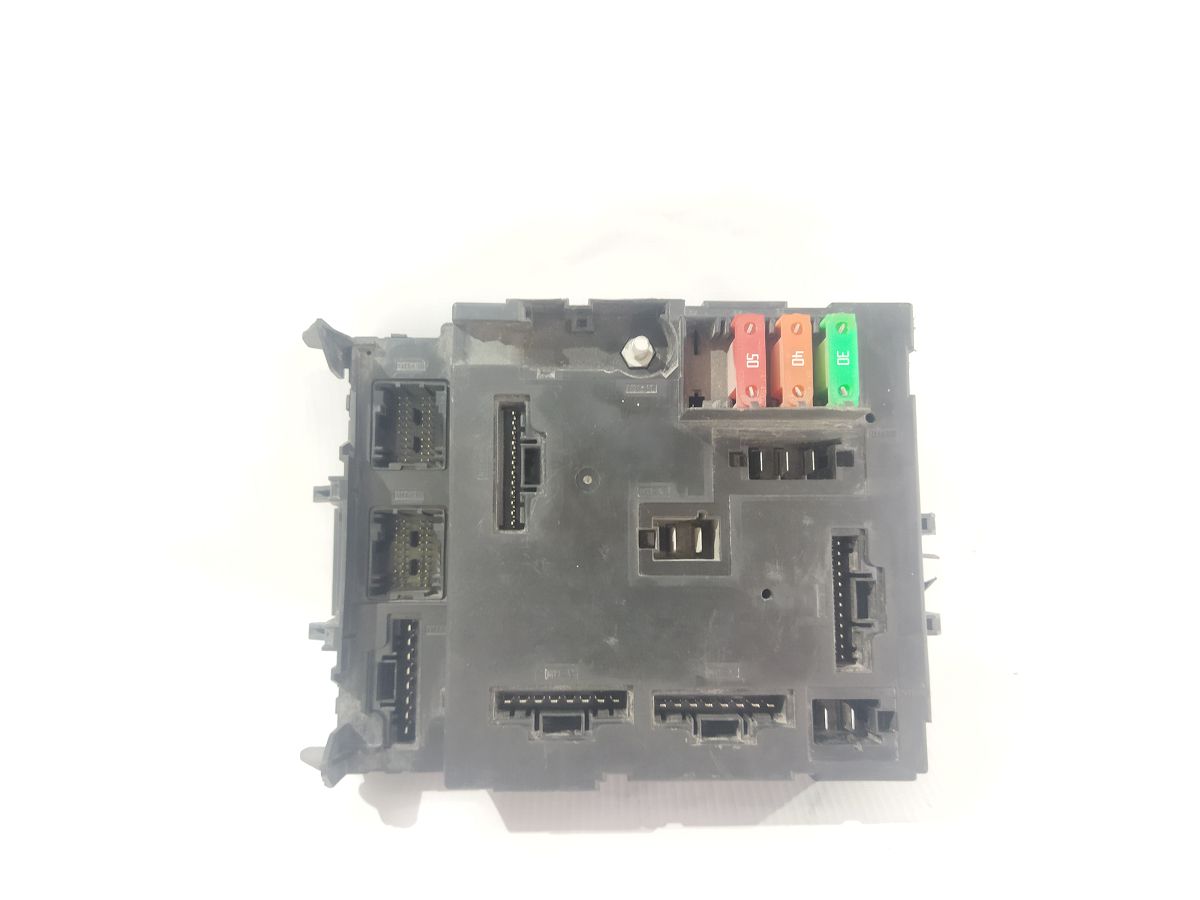 Fortwo. Блок предохранителей Smart Fortwo 2008-2016 4519001802 Smart Fortwo