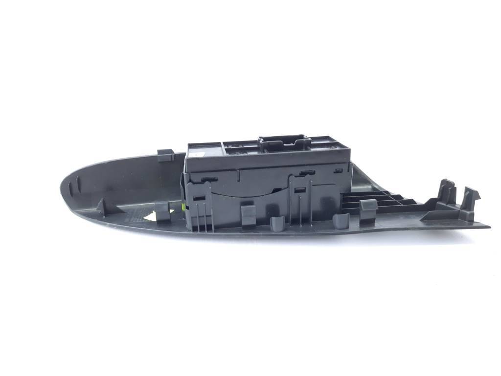 Sentra Кнопка стеклоподъемника правого Nissan Sentra 2013-2019 809603SG0B Nissan Sentra 3