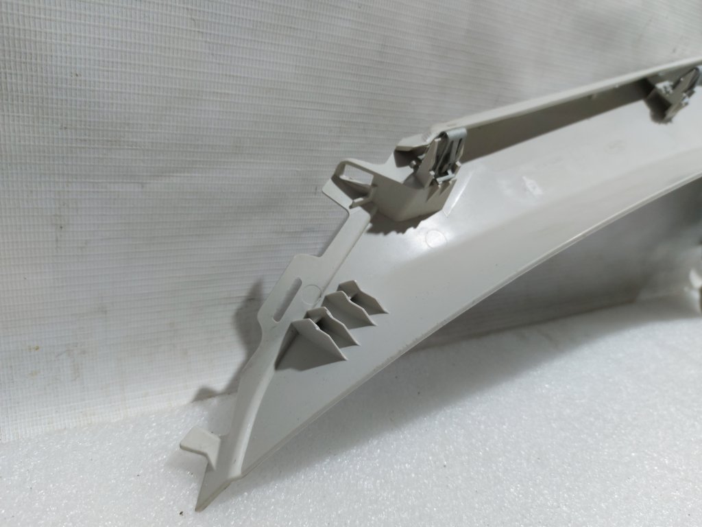 Focus Накладка крышки багажника левая Ford Focus hbk 2012-2018 F1EZ5842907AD 5