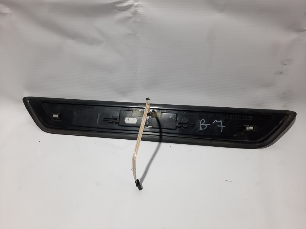 7 series Накладка порога переднего правая (декор) BMW 7 2012 51477181011 BMW 7 4
