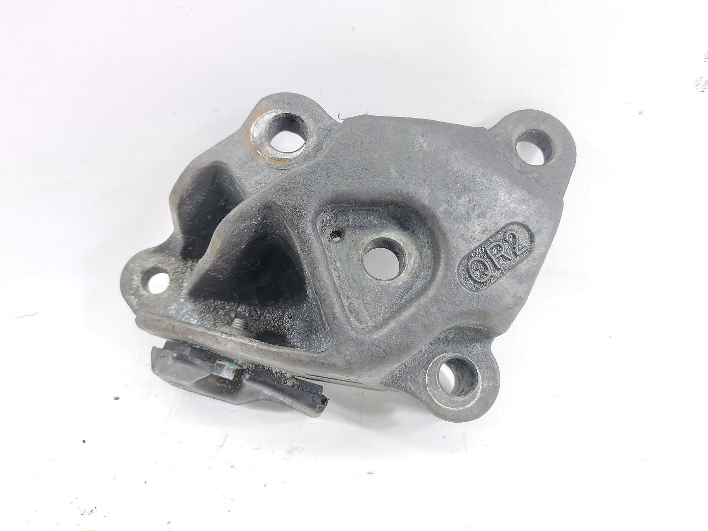 Altima. Кронштейн подушки двигуна Nissan Altima 2014-2018 112323TS0B Nissan Altima