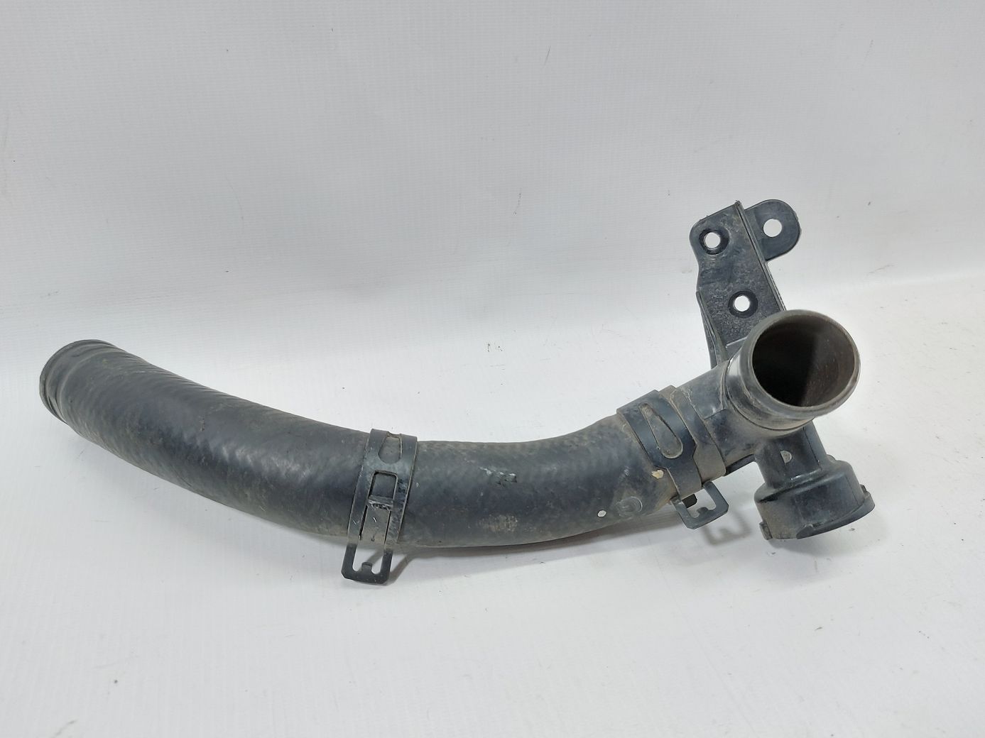 Veloster. Тройник с заливной горловиной системы охлаждения Hyundai Veloster 2012-2017 253291R200 Hyundai Veloster