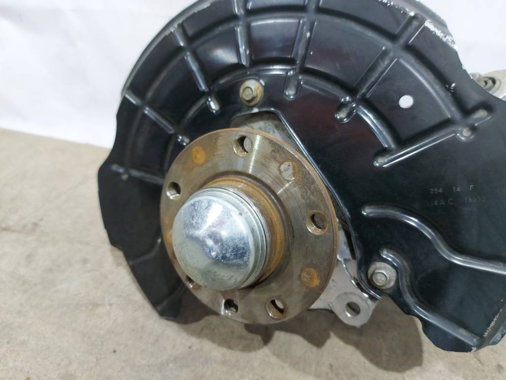 Dart Поворотний кулак задній правий Dodge Dart 2013-2019 68204866AC Dodge Dart 38