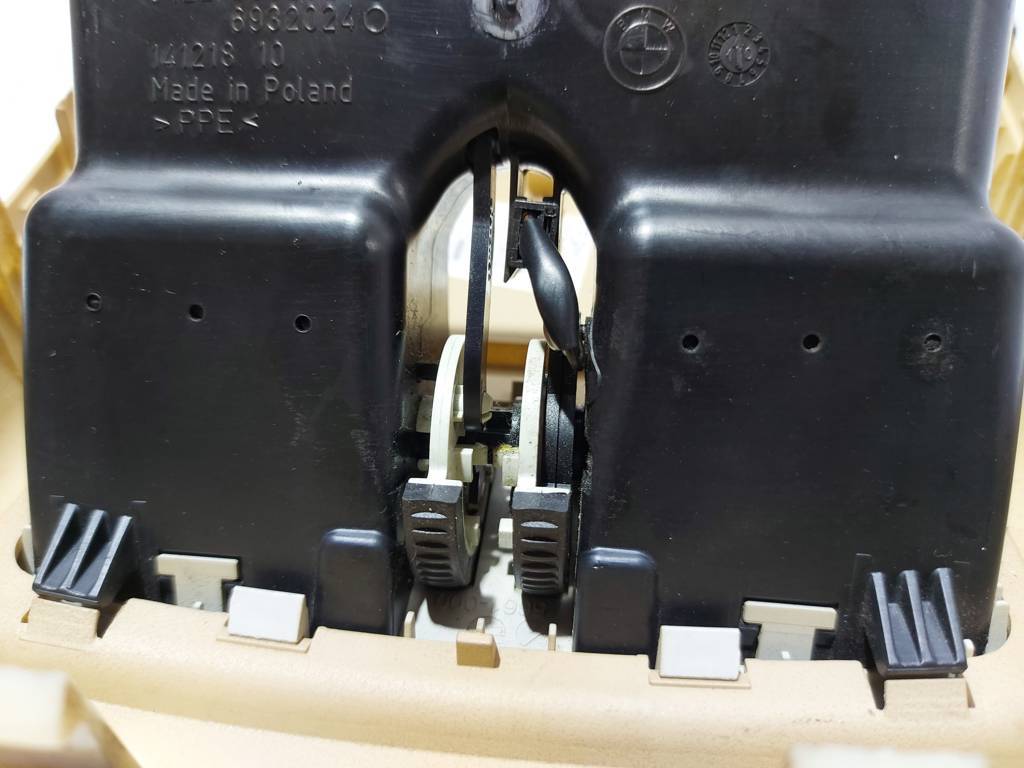 328i xdrive Повітропровід центральної панелі задніх пасажирів BMW 328i xDrive 2006-2012 64227210639 BMW 328i xDrive 6