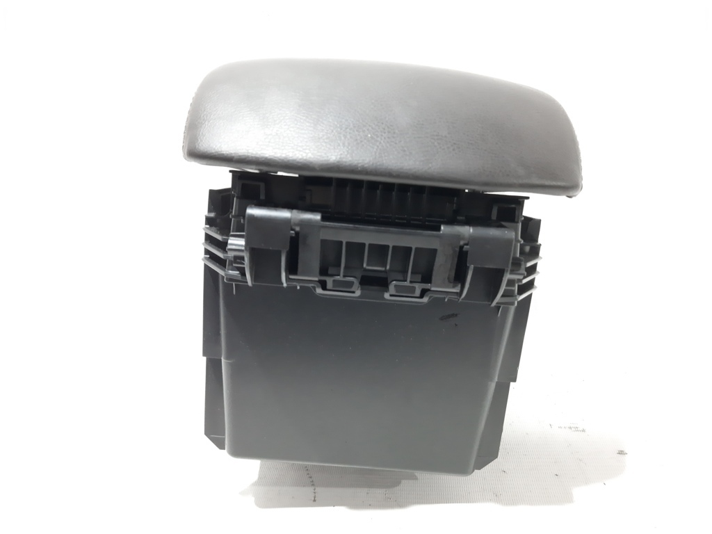 3 Підлокітник Mazda 3 2013-2018 BABF64420A02 Mazda 3 4