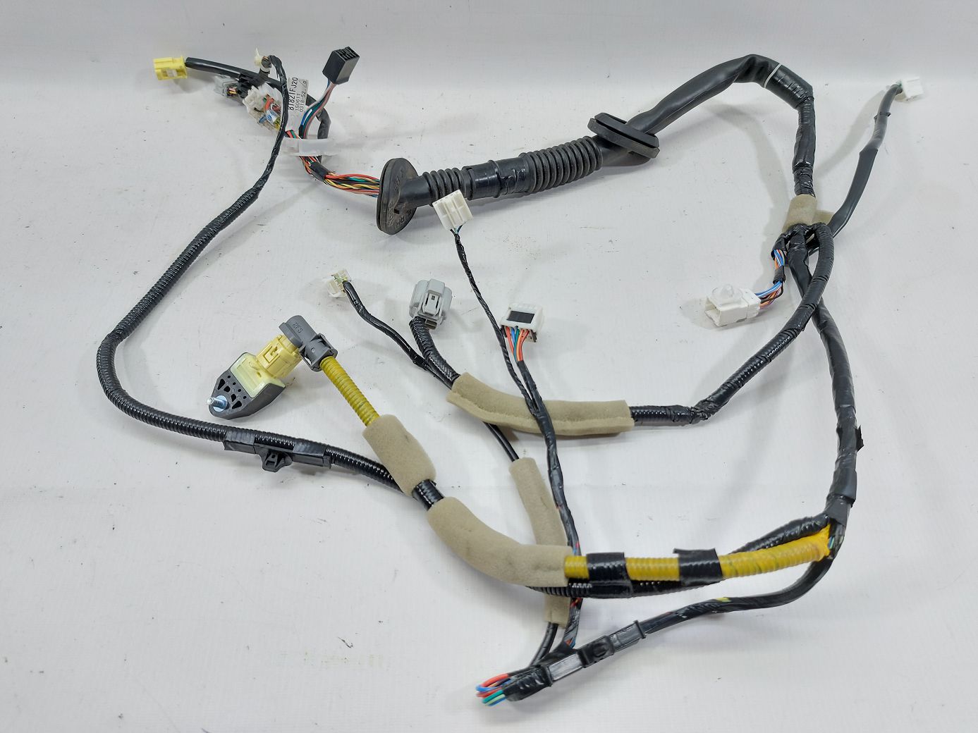 Impreza Проводка двери передней правой Subaru Impreza 2015 81821FJ200 Subaru Impreza 2