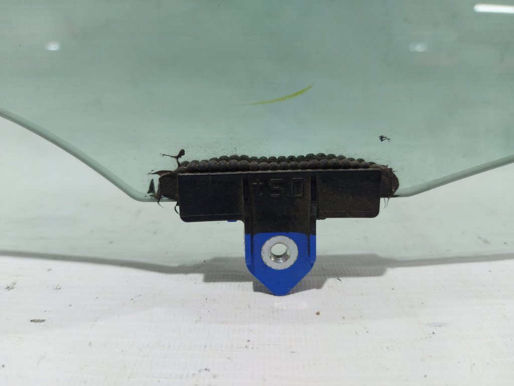 Camry Скло дверей передньої правої Toyota Camry 2015-2017 6810106300 Toyota Camry 7