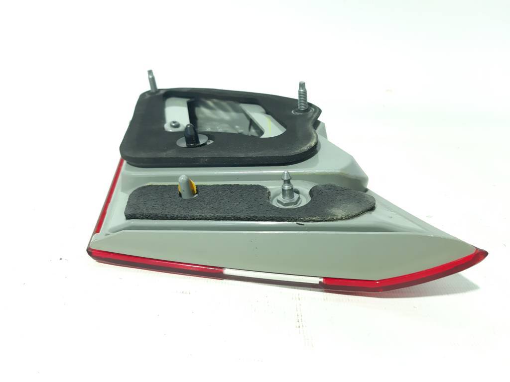 Sentra Ліхтар кришки багажника лівий Nissan Sentra 2016-2019 265553YU5A Nissan Sentra 13