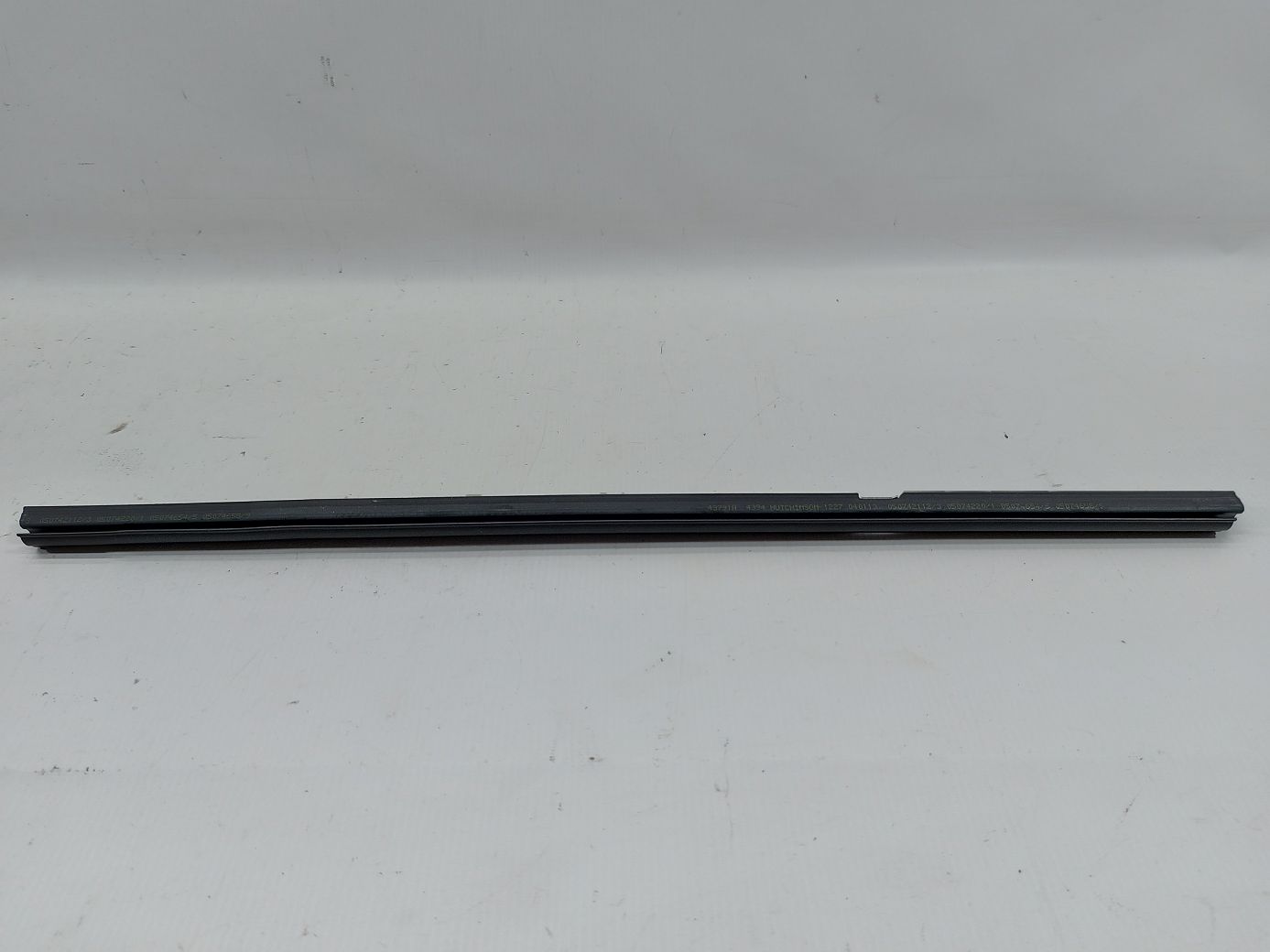 Compass Ущільнювальна гумка скла двері задньої лівої внутрішня Jeep Compass 2007-2017 5074659AD Jeep Compass 2