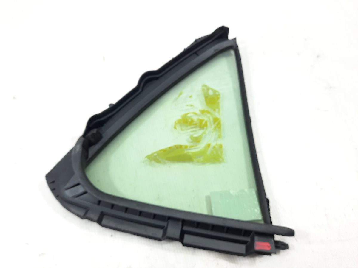 Prius Форточка (скло) двері задньої правої Toyota Prius 2012-2019 6812352190 Toyota Prius 2