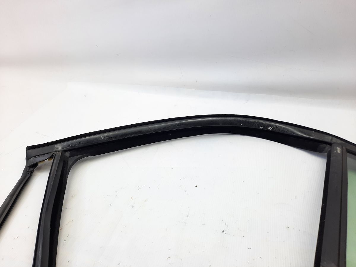 Cruze Направляюча гумка скла двері задньої лівої Chevrolet Cruze 2012-2013 95321655 Chevrolet Cruze 5