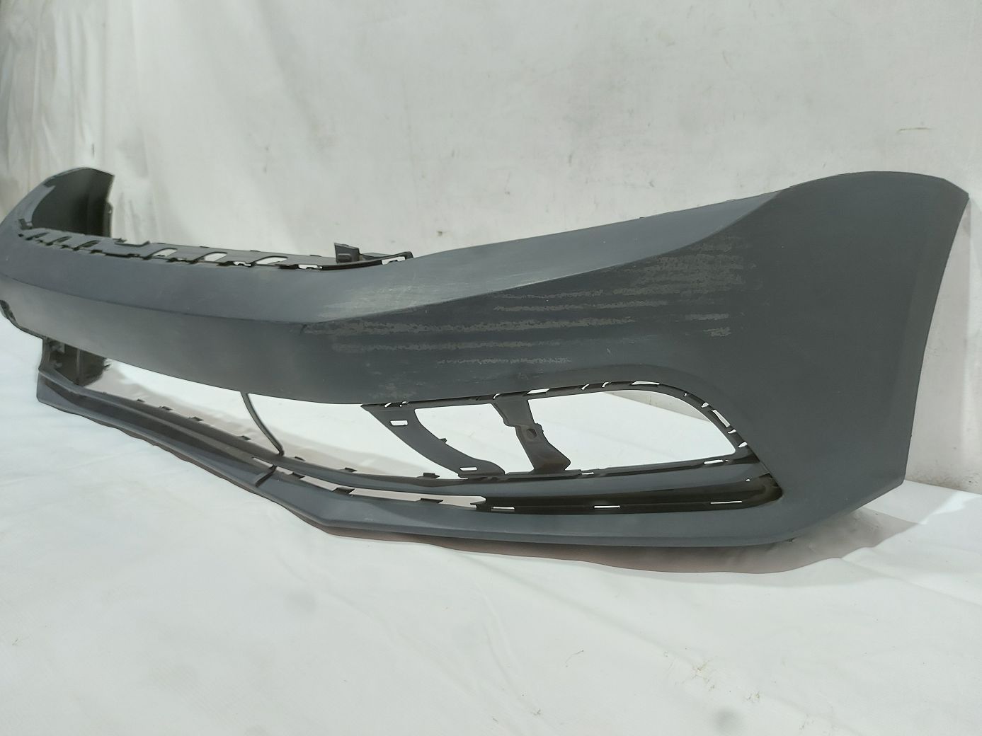 Передние бамперы Бампер передний (трещина) Volkswagen Jetta 2015-2018 5C6807217AGGRU 5