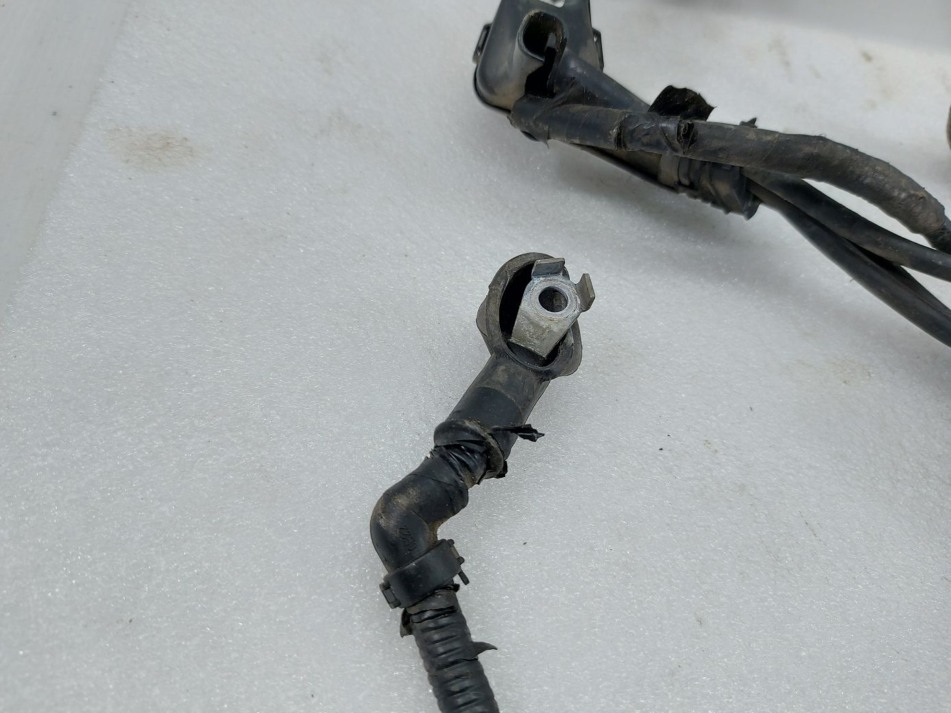 Cadenza Провід плюсовий з клемою Kia CADENZA 2015 918553R540 Kia CADENZA 4 Cadenza Провід плюсовий з клемою Kia CADENZA 2015 918553R540 Kia CADENZA 4