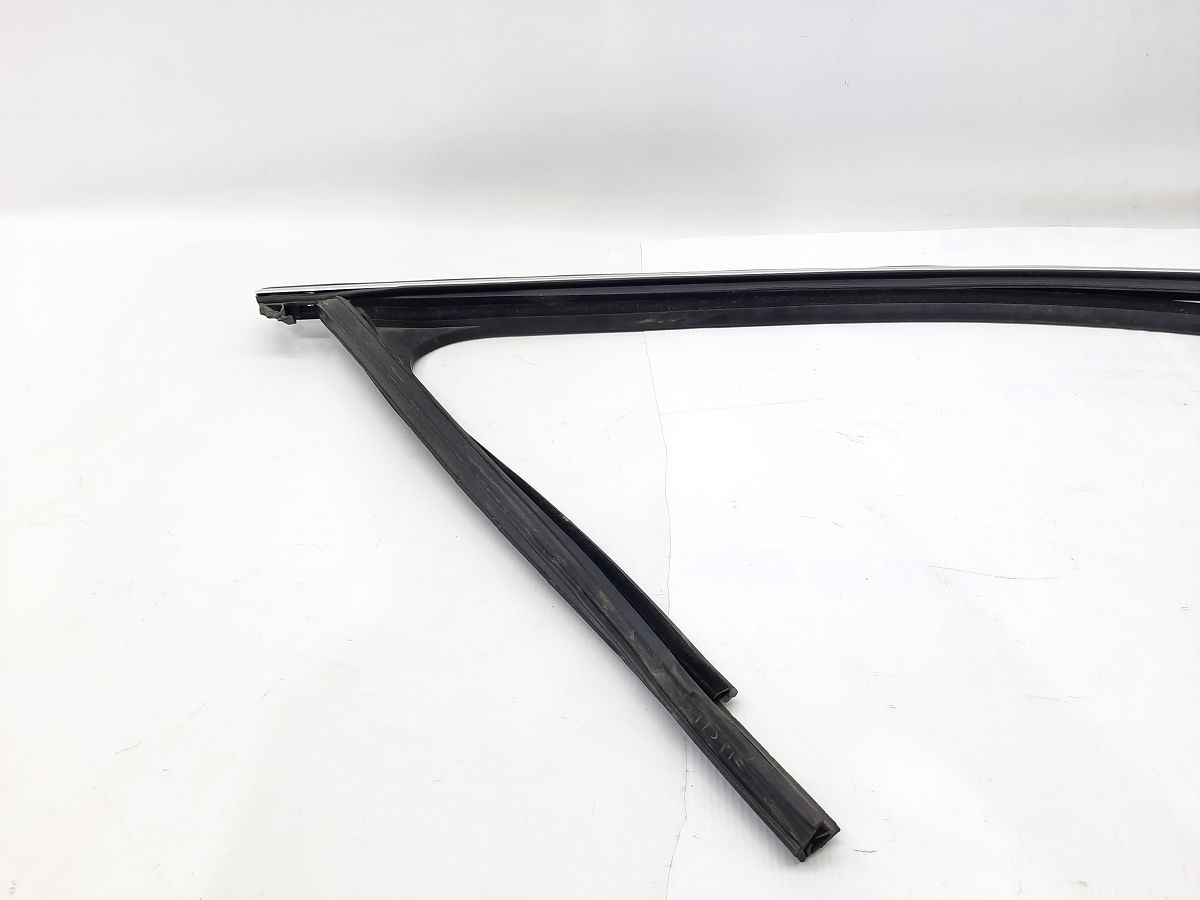 Passat s Молдинг двери передней правой наружный верхний Volkswagen Passat S 2012-2020 561837432JVNH Volkswagen Passat S 3