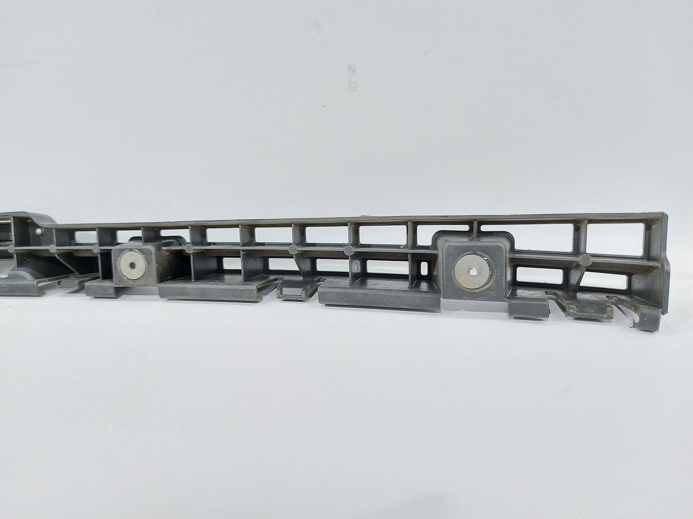 Volt Крепление бампера заднего центральное Chevrolet Volt 2011-2015 22820091 Chevrolet Volt 6