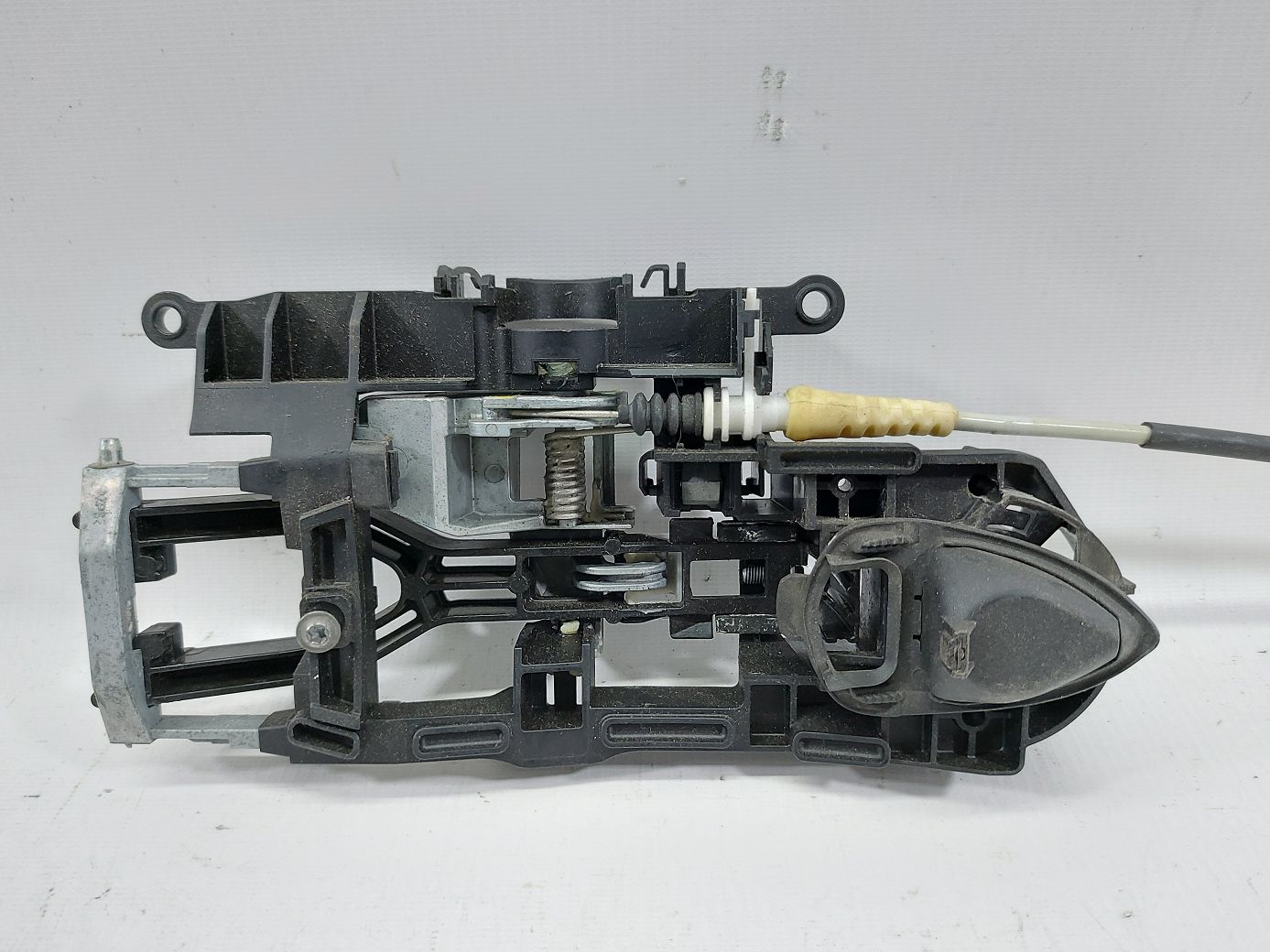 7 series Кронштейн ручки зовнішніх дверей задніх правих BMW 7 2009-2015 51217187228 BMW 7 1