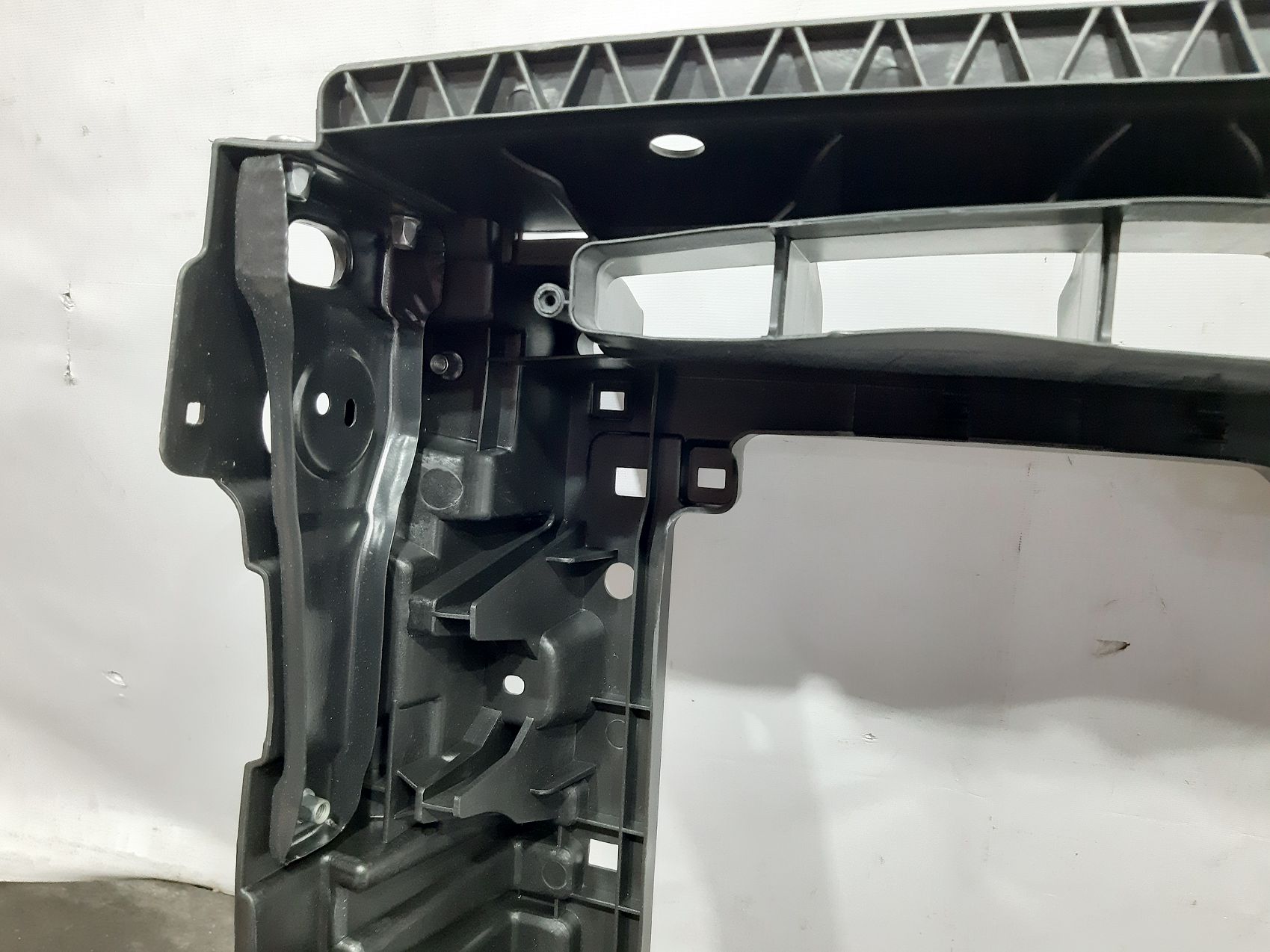  Передняя панель (телевизор) Volkswagen Passat B8 `16-19 Volkswagen Passat B8 18