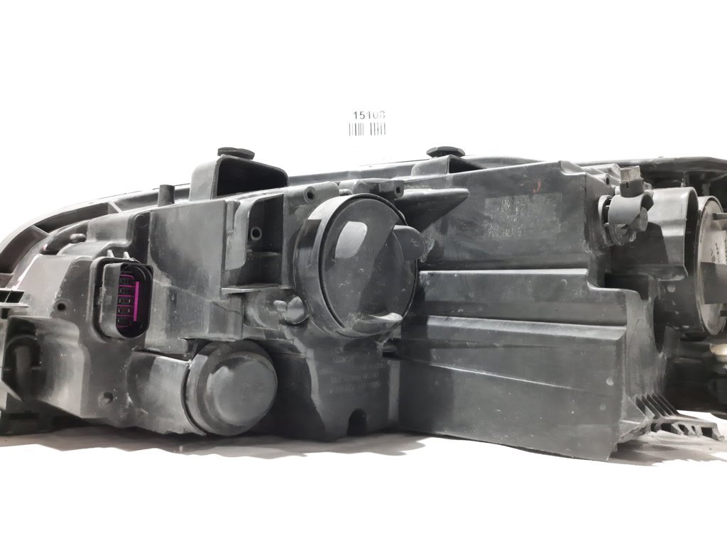 Товари з дефектами Фара передня права (дефект) Volkswagen Passat S 2012-2015 561941006D Volkswagen Passat S 30