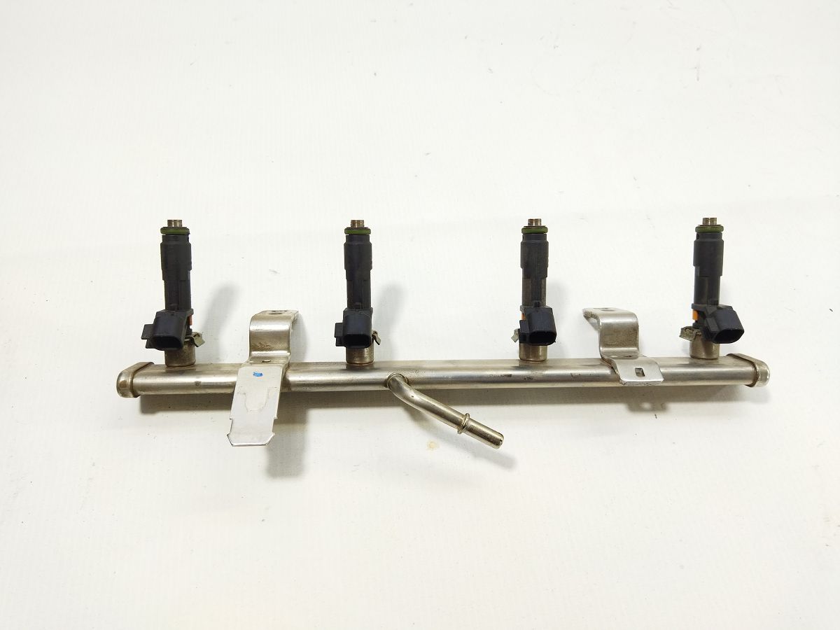 200 limited. Паливна рейка з форсунками Chrysler 200 Limited 2015-2017 4593987AC Chrysler 200 Limited 200 limited. Паливна рейка з форсунками Chrysler 200 Limited 2015-2017 4593987AC Chrysler 200 Limited