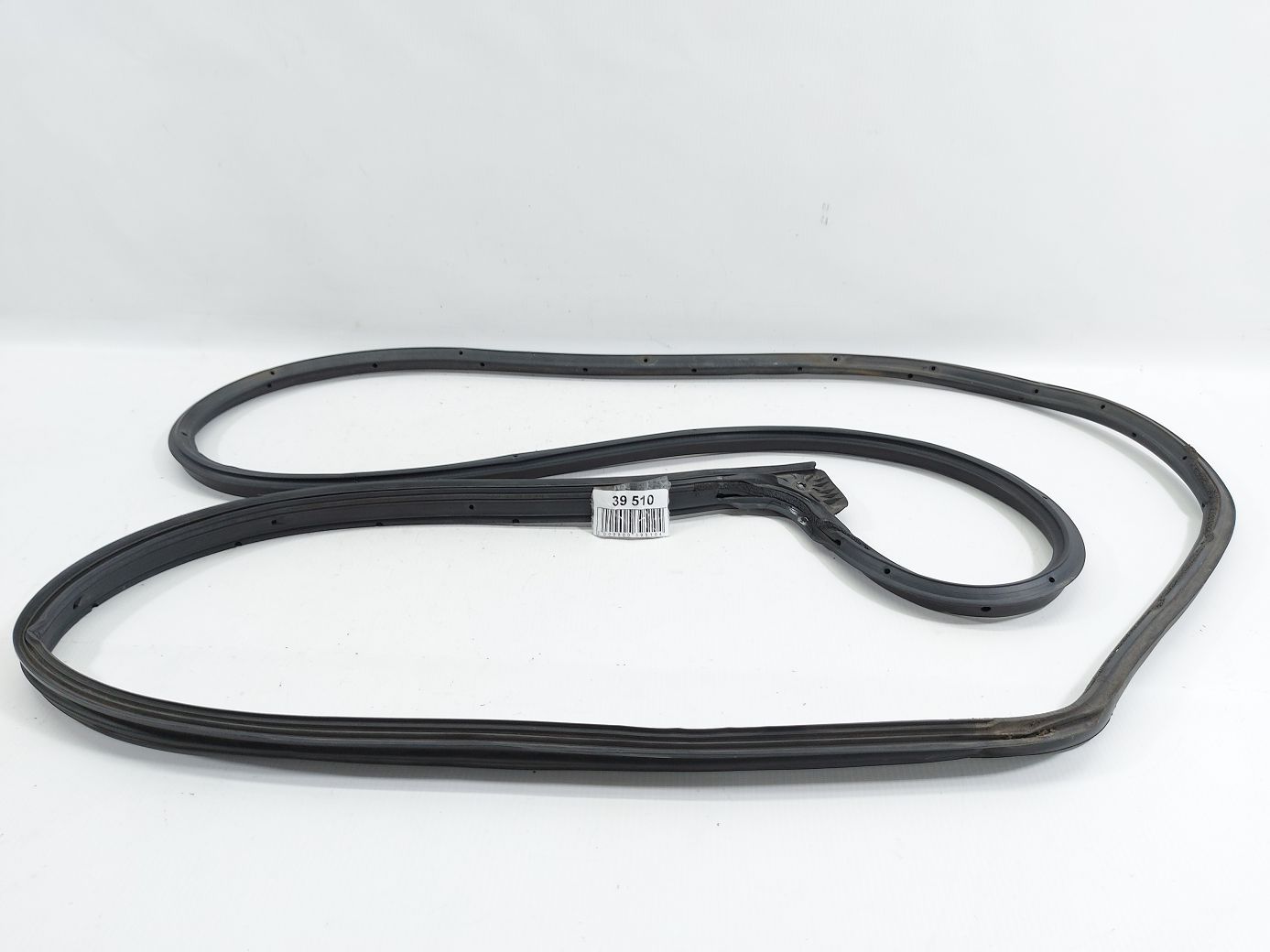 6. Уплотнительная резинка двери передней левой Mazda 6 2014-2017 GHP959760C Mazda 6