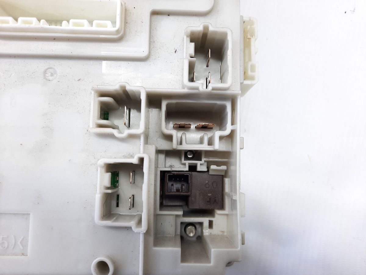 Insight Блок предохранителей салона Honda Insight 2010 38200TM8A21 Honda Insight 8 Insight Блок предохранителей салона Honda Insight 2010 38200TM8A21 Honda Insight 8