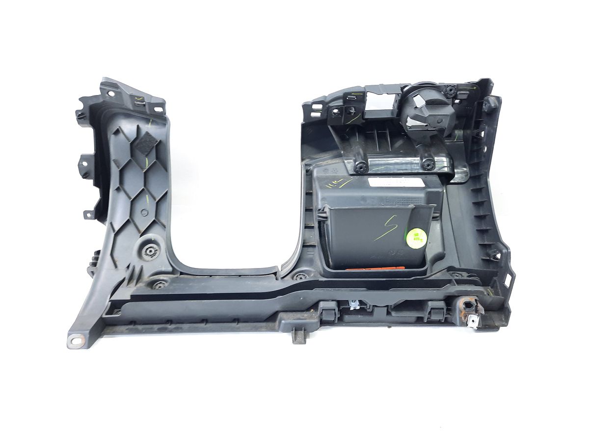 Passat s Накладка торпеди нижня ліва Volkswagen Passat S 2012-2015 561858365 Volkswagen Passat S 8