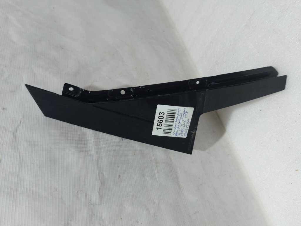 Dart Накладка(молдинг) двері задньої правої кутовий зовнішній Dodge Dart 2013-2019 68082734AF Dodge Dart 3