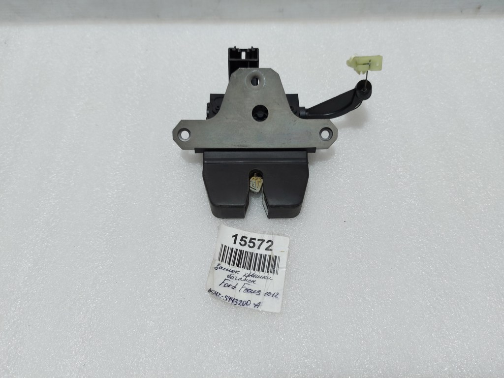Focus Замок кришки багажника Ford Focus 2010-2011 AS4Z5443200A Ford Focus 3