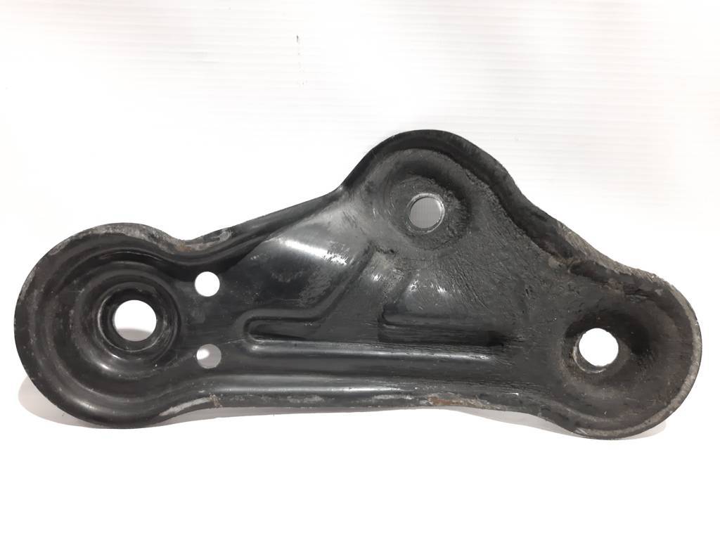 Cadenza Кронштейн переднього лівого Kia CADENZA 2014-2016 624763V000 Kia CADENZA 2 Cadenza Кронштейн переднього лівого Kia CADENZA 2014-2016 624763V000 Kia CADENZA 2